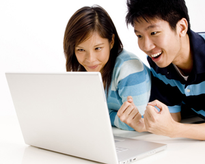 Some Insights into Singaporeans Online Social Behaviour